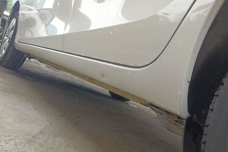 丰田 YARiS L 致炫 2015款 1.5E 自动魅动版局部细节9002