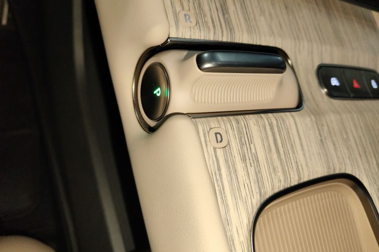 蔚来ET7 2024款 75kWh 行政版中控内饰18