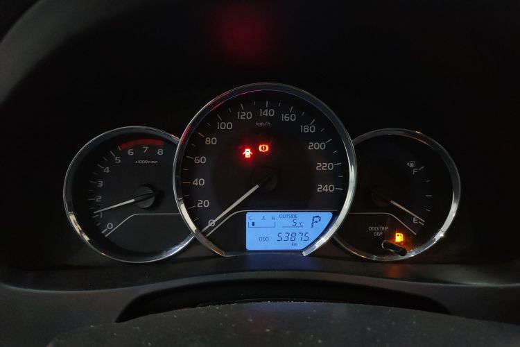 丰田 雷凌 2017款 改款 185T CVT精英版 国V中控内饰14