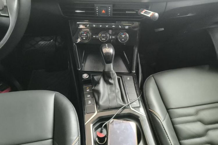 大众 帕萨特 2019款 330TSI 精英版 国VI中控内饰18