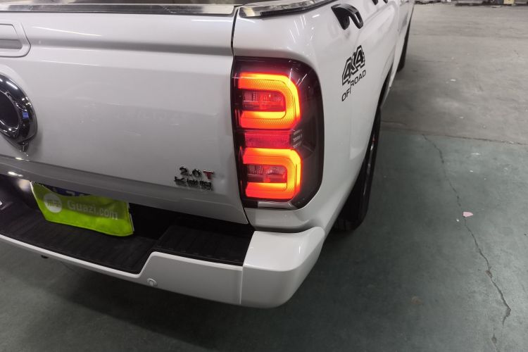 长城 金刚炮 2023款 2.0T自动柴油四驱精英型长箱GW4D20M车身外观9