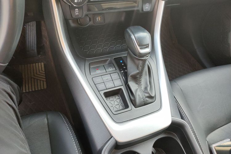 丰田 威兰达 2023款 2.0L CVT四驱豪华PLUS版中控内饰18