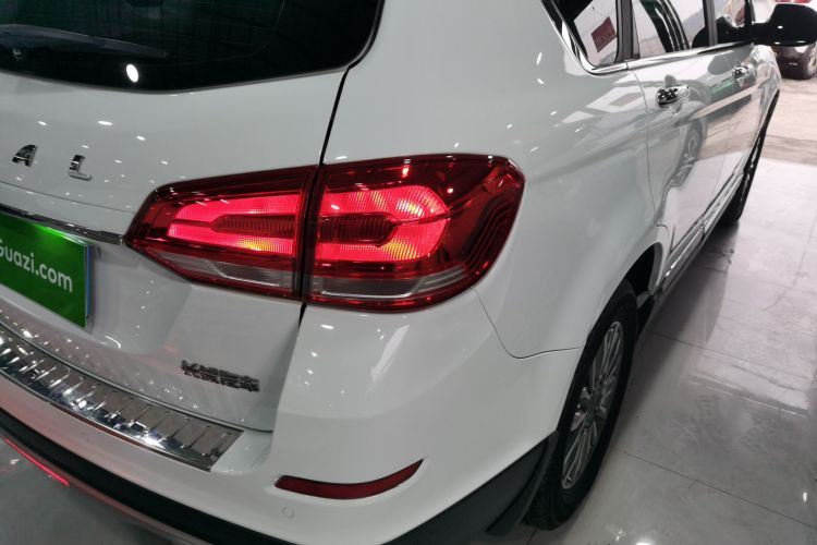 哈弗H6 2017款 蓝标 运动版 1.5T 自动两驱豪华型车身外观9