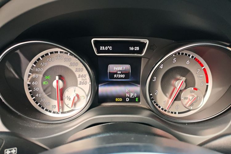 奔驰GLA(进口) 2015款 GLA 260 4MATIC中控内饰14