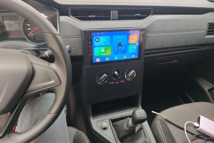 五菱汽车 五菱宏光PLUS 2020款 1.5L 手动标准型 5座中控内饰16