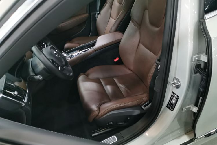 沃尔沃S90 2021款 B5 智远豪华版中控内饰19