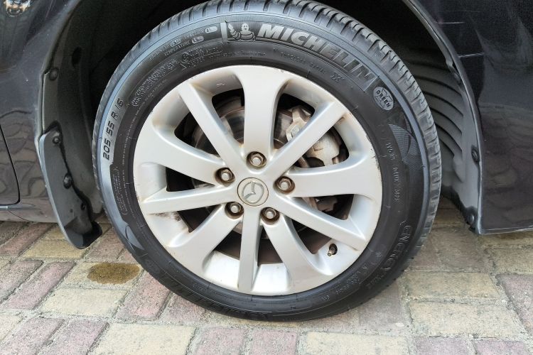 马自达6 2013款 2.0L 自动时尚型车身外观10