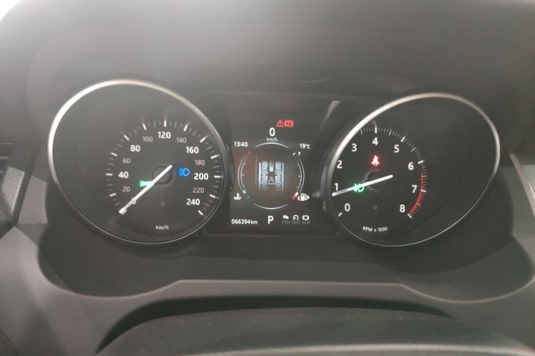 路虎 揽胜极光 2017款 2.0T 英伦锋尚版中控内饰14