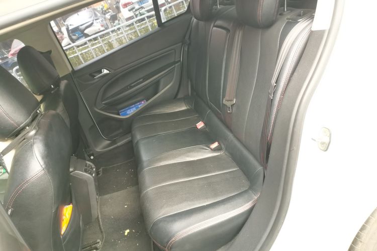 标致408 2016款 1.6T 自动豪华版中控内饰21