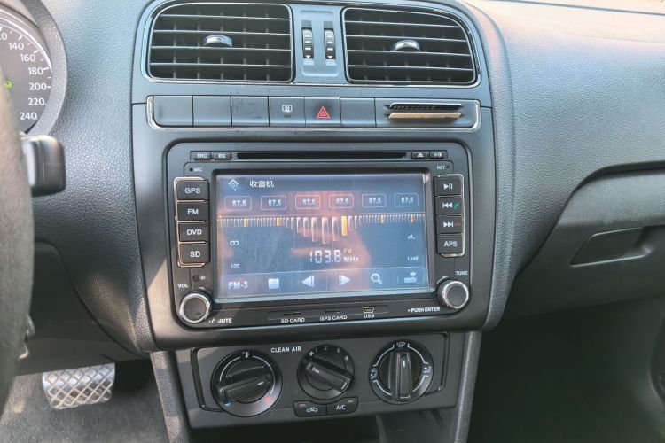 大众 Polo 2016款 1.4L 自动风尚型中控内饰16