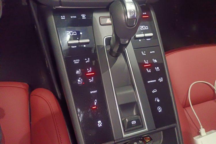 保时捷 2023款 Macan 2.0T中控内饰18