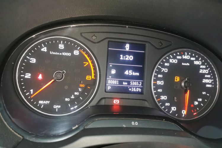 奥迪A3 2018款 30周年年型 Sportback 35 TFSI 时尚型中控内饰14