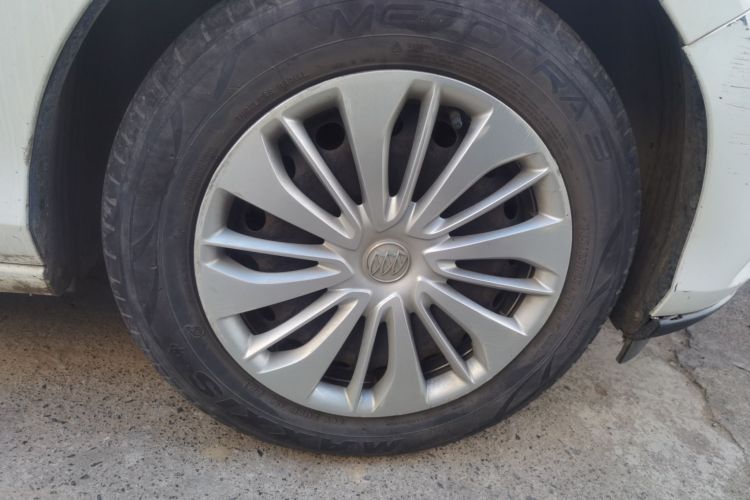 别克 凯越 2020款 15N CVT精英型车身外观10