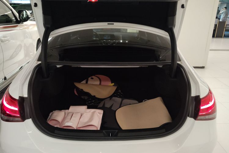 奔驰A级 2019款 A 180 L 运动轿车局部细节23