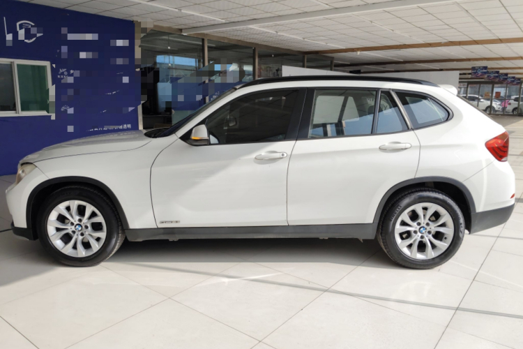 宝马X1 2014款 sDrive18i 时尚型车身外观4