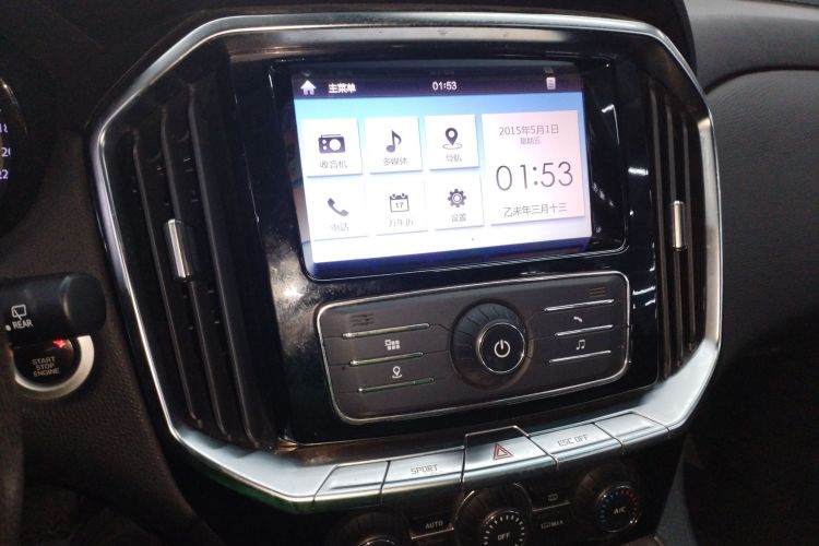 江铃 驭胜S350 2016款 2.0T 自动两驱汽油豪华版5座中控内饰16