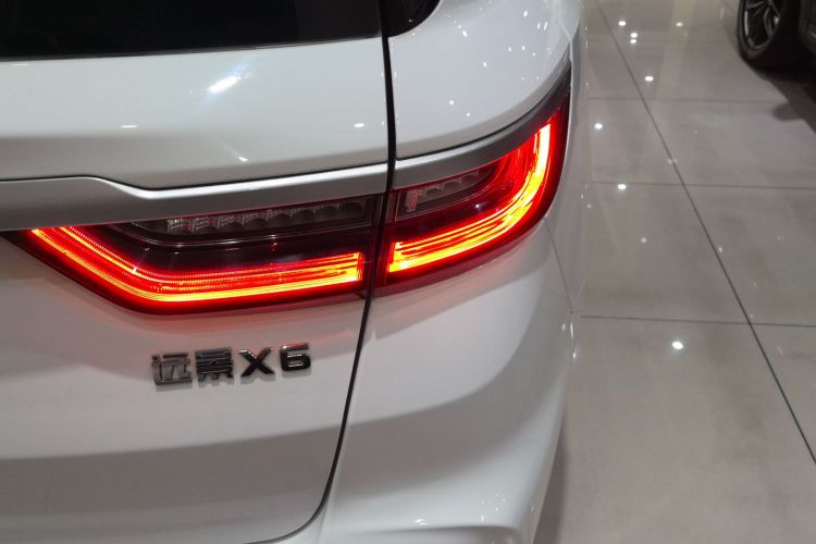 吉利汽车 远景X6 2020款 1.4T CVT尊贵型车身外观9