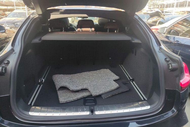 宝马X4 2019款 xDrive25i M运动套装机舱底盘23