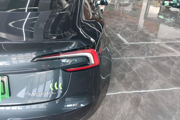 特斯拉 Model 3 2023款 后轮驱动版车身外观6006
