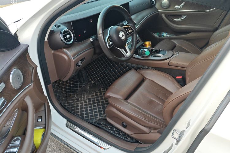 奔驰E级 2019款 E 260 L中控内饰20