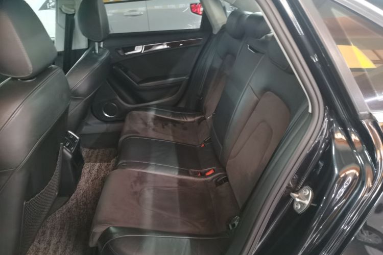 奥迪A4L 2012款 2.0 TFSI 自动运动型中控内饰7004