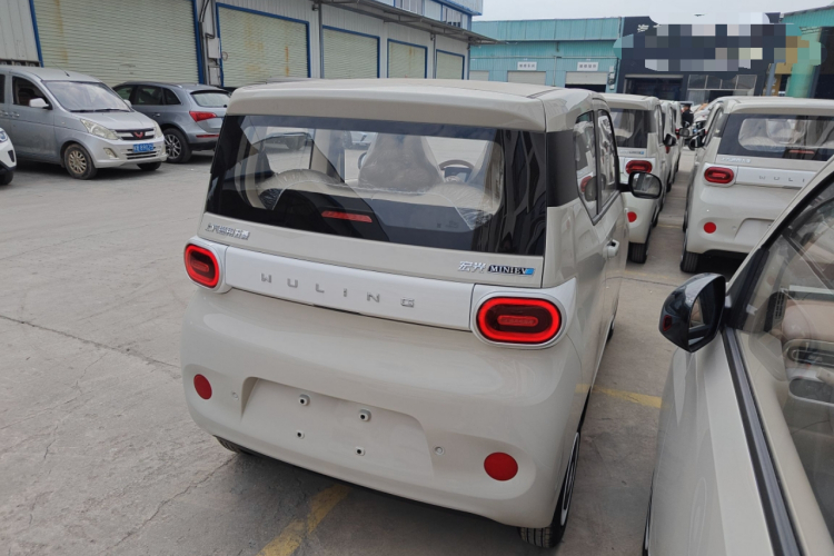 五菱汽车 宏光MINIEV 2024款 第三代 215km 青春版车身外观6005