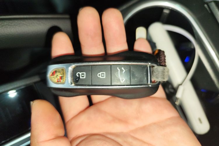 保时捷 Cayenne新能源 2019款 Cayenne E-Hybrid 2.0T中控内饰7001