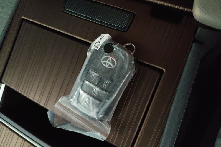 丰田 赛那SIENNA 2024款 2.5L混动 舒适版中控内饰11