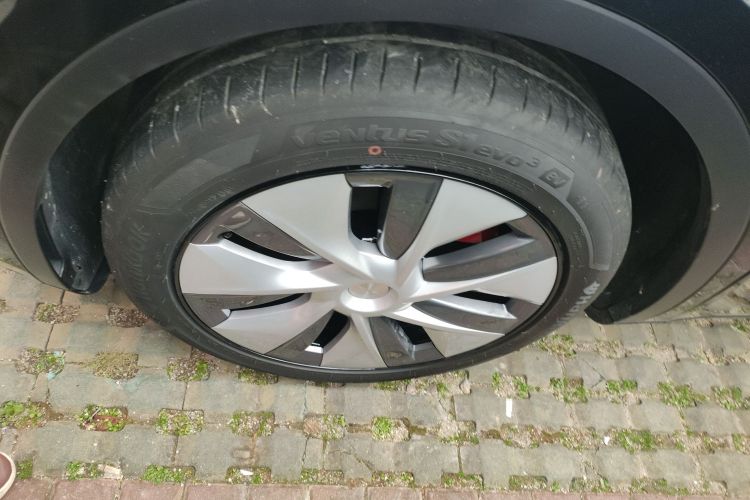 特斯拉 Model Y 2022款 后轮驱动版车身外观6007