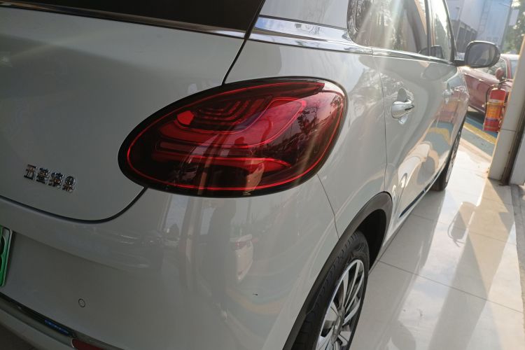 五菱汽车 五菱缤果 2023款 333km 悦享+款车身外观9