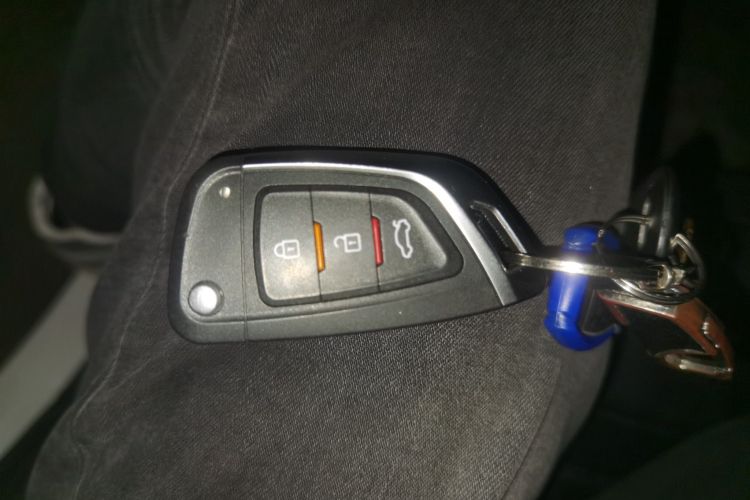 中华V3 2015款 1.5L 自动舒适型中控内饰7001