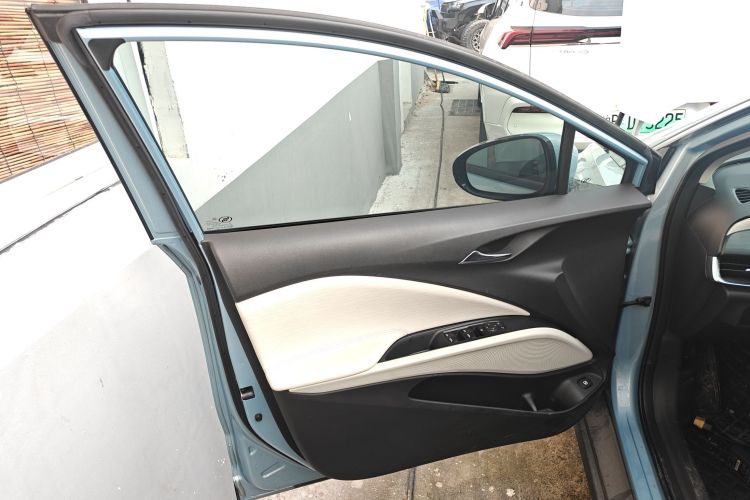 别克 微蓝6 2020款 插电混动 互联时尚型中控内饰7007