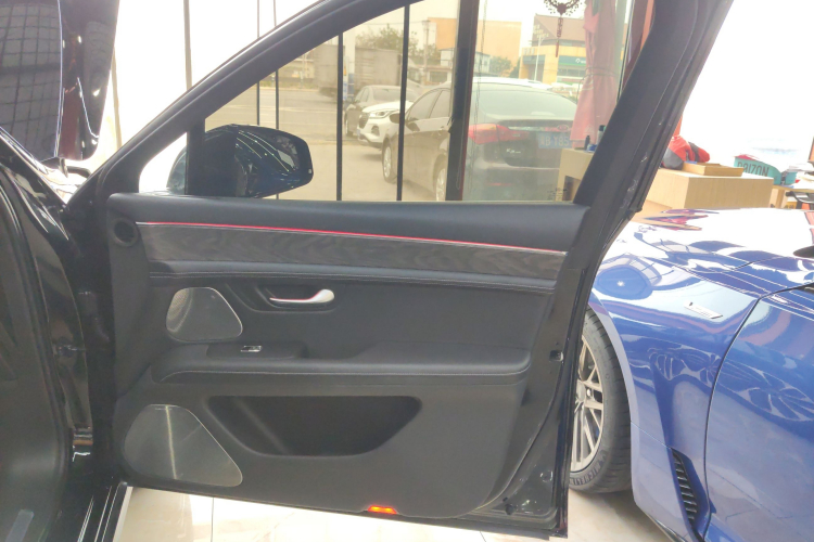 鸿蒙智行 问界M5 2022款 增程四驱性能版中控内饰42