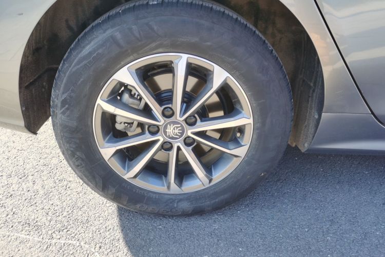 比亚迪 秦PLUS 2023款 冠军版 DM-i 55KM领先型车身外观6008