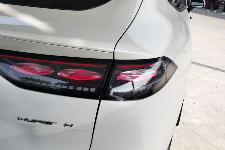 昊铂HT 2024款 825鸥翼激光雷达版车身外观6006