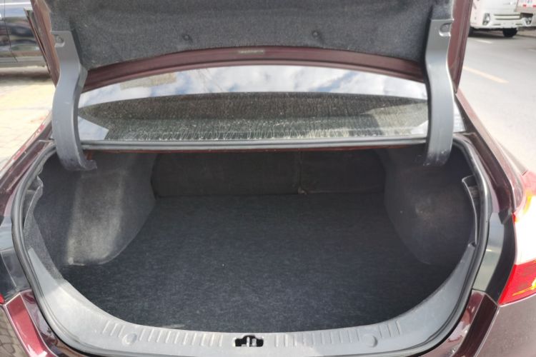 海马M6 2015款 1.5T CVT豪华型机舱底盘23