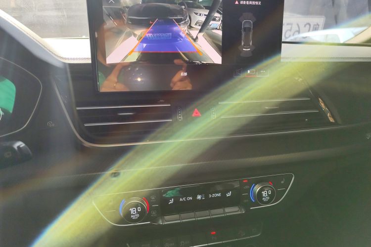 奥迪Q5L 2025款 40 TFSI 豪华动感型中控内饰16