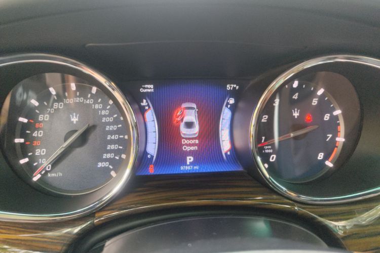 玛莎拉蒂 总裁 2013款 3.0T 标准型中控内饰14