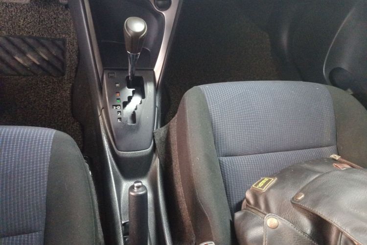 丰田 YARiS L 致炫 2015款 1.5E 自动魅动版中控内饰18