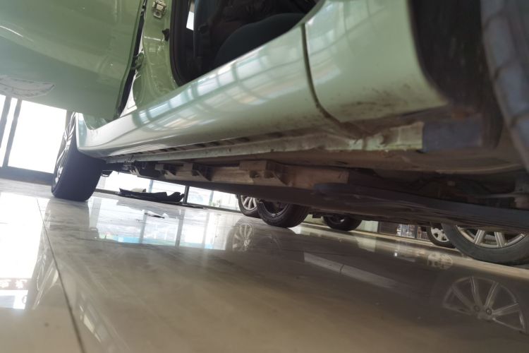 长安欧尚 奔奔E-Star 2022款 国民版 多彩限量款（快充版）三元锂局部细节9001