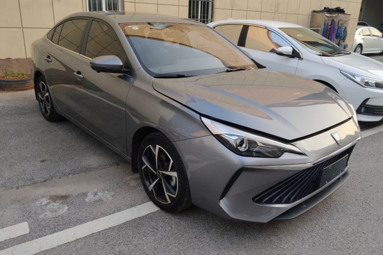 荣威i5 2023款 1.5L CVT尊荣版车身外观3