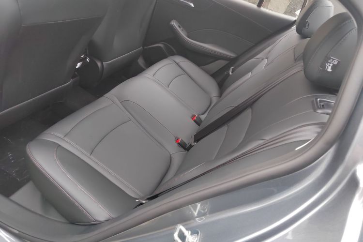 荣威i5 2023款 1.5L CVT豪华版中控内饰7004