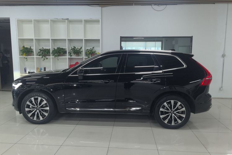 沃尔沃XC60 2024款 B5 四驱智远豪华版车身外观4