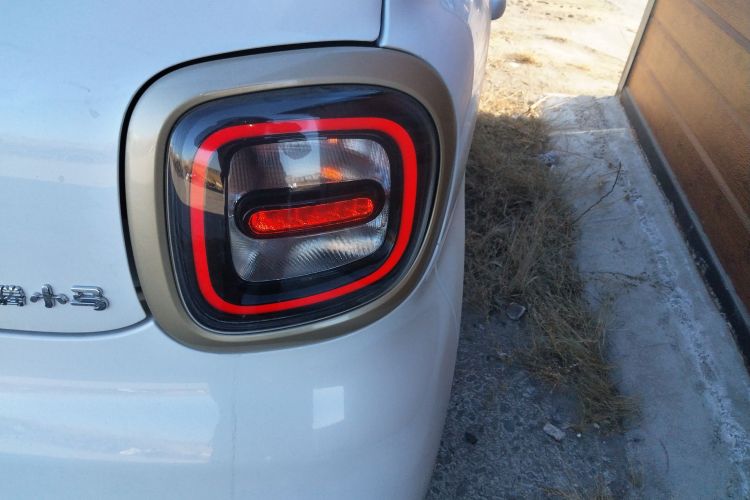 奔腾小马 2025款 222km 灵动马车身外观9