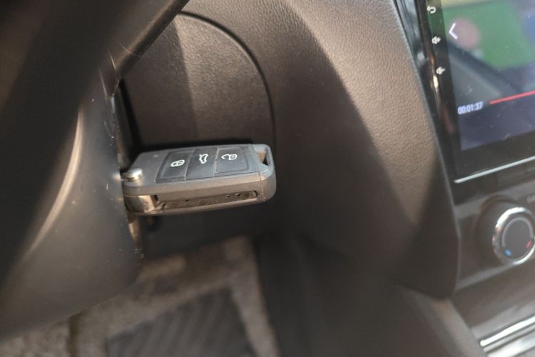 斯柯达 明锐 2017款 1.6L 自动智行版中控内饰11