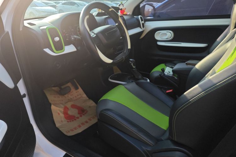 荣威 科莱威CLEVER 2021款 302km新四座超能版中控内饰20