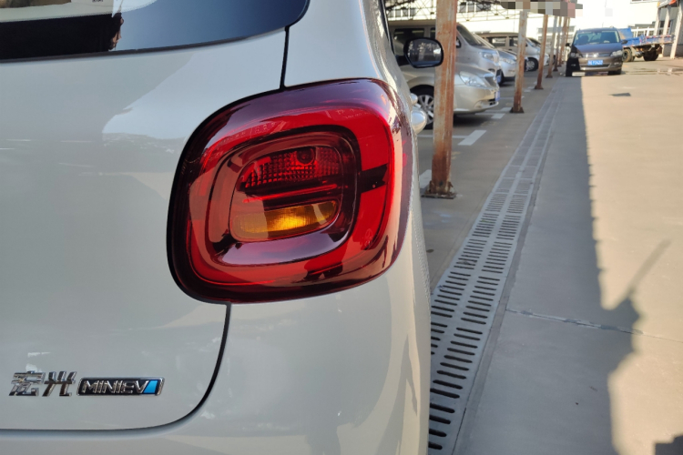 五菱汽车 宏光MINIEV 2025款 四门版 进阶款车身外观9