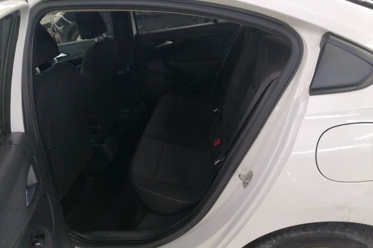 别克 凯越 2018款 15N CVT精英型中控内饰7004