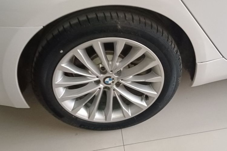 宝马5系 2019款 525Li 豪华套装车身外观6008