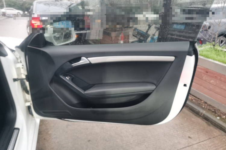 奥迪A5 2013款 Coupe 40 TFSI中控内饰7006